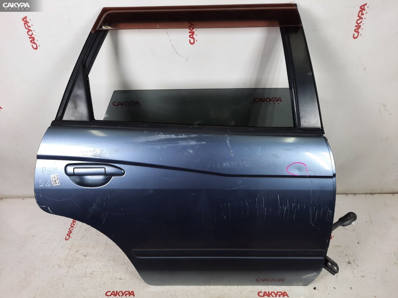 Дверь боковая задняя правая Nissan Avenir RW11 QR20DE: купить в Сакура Красноярск.