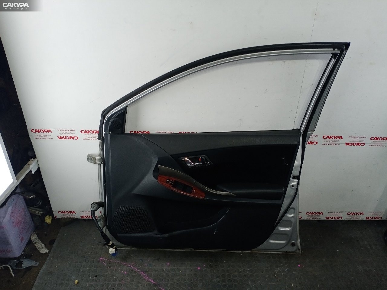 Дверь боковая передняя правая Toyota Allion ZRT261 3ZR-FAE: купить в Сакура Красноярск.