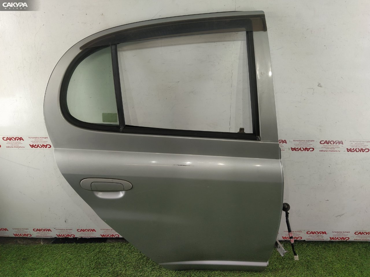 Дверь боковая задняя правая Toyota Platz NCP16 2NZ-FE: купить в Сакура Красноярск.