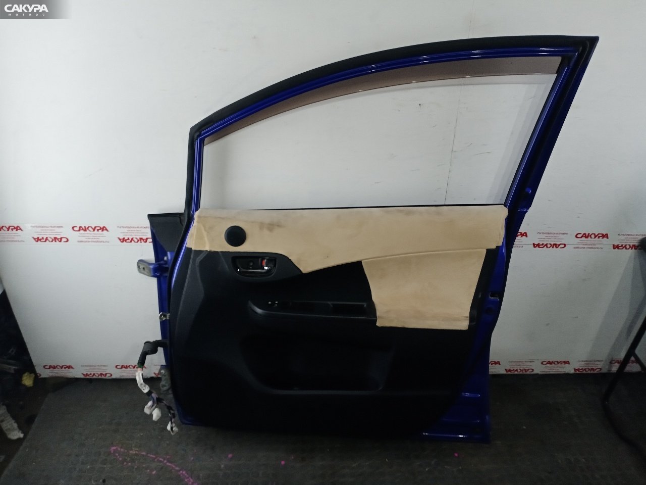 Дверь боковая передняя правая Subaru Trezia NСP120X 1NZ-FE: купить в Сакура Красноярск.