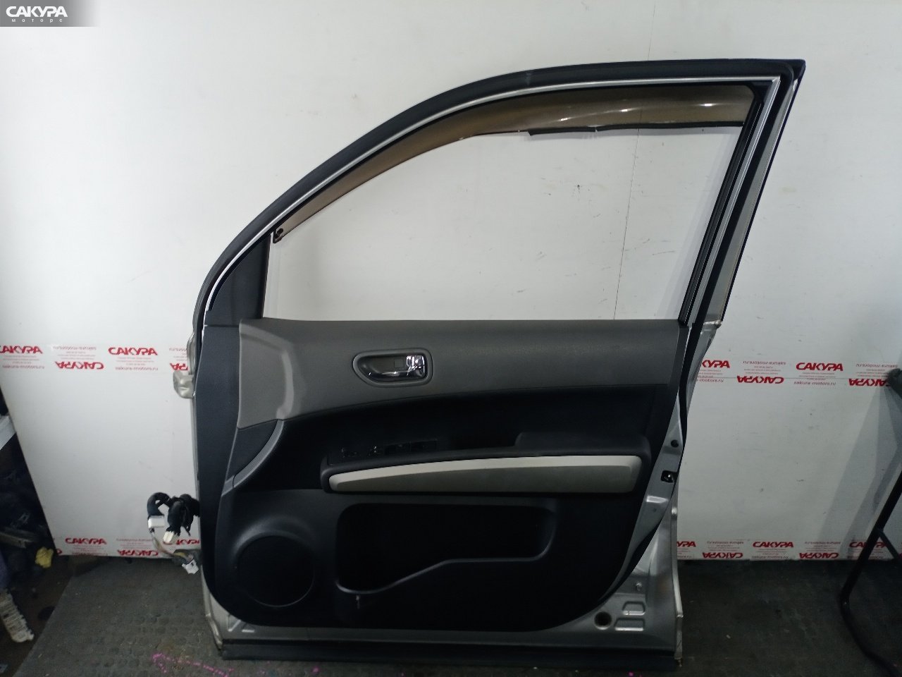 Дверь боковая передняя правая Nissan X-TRAIL TNT31 QR25DE: купить в Сакура Красноярск.