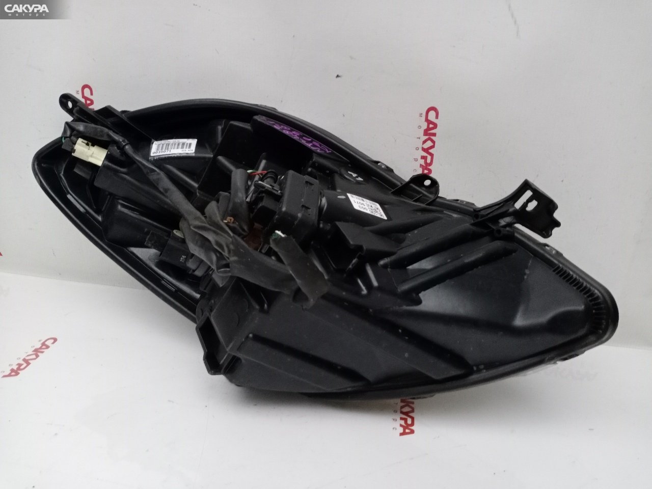 Фара левая Toyota Vitz KSP90 1KR-FE 52-184: купить в Сакура Красноярск.