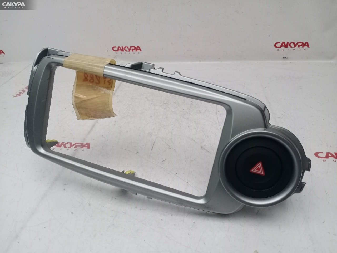 Рамка магнитолы Toyota Vitz NSP130 1NR-FE: купить в Сакура Красноярск.