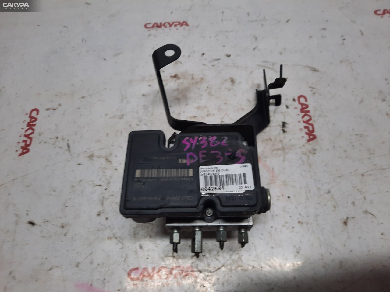 Блок ABS Mazda Demio DE3FS ZJ-VE: купить в Сакура Красноярск.