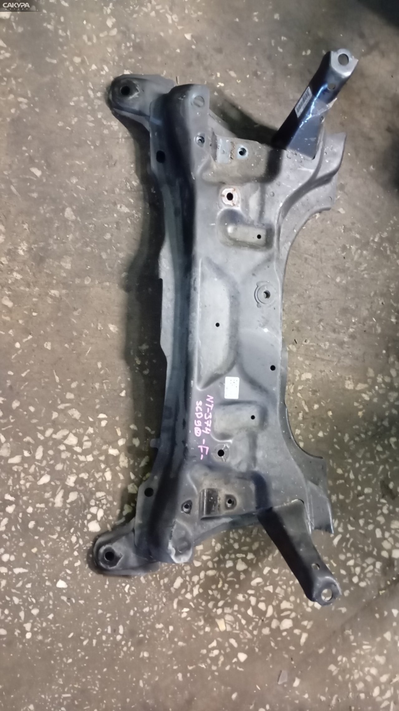 Балка поперечная передняя Toyota Vitz SCP90 2SZ-FE: купить в Сакура Красноярск.