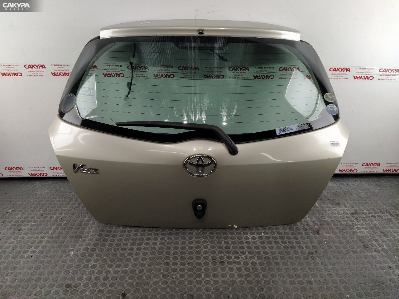 Дверь багажника Toyota Vitz SCP90 2SZ-FE: купить в Сакура Красноярск.