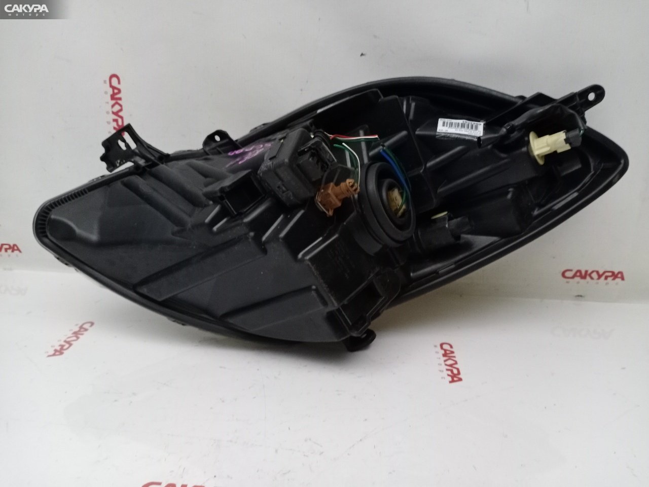 Фара правая Toyota Vitz SCP90 2SZ-FE 52-184: купить в Сакура Красноярск.