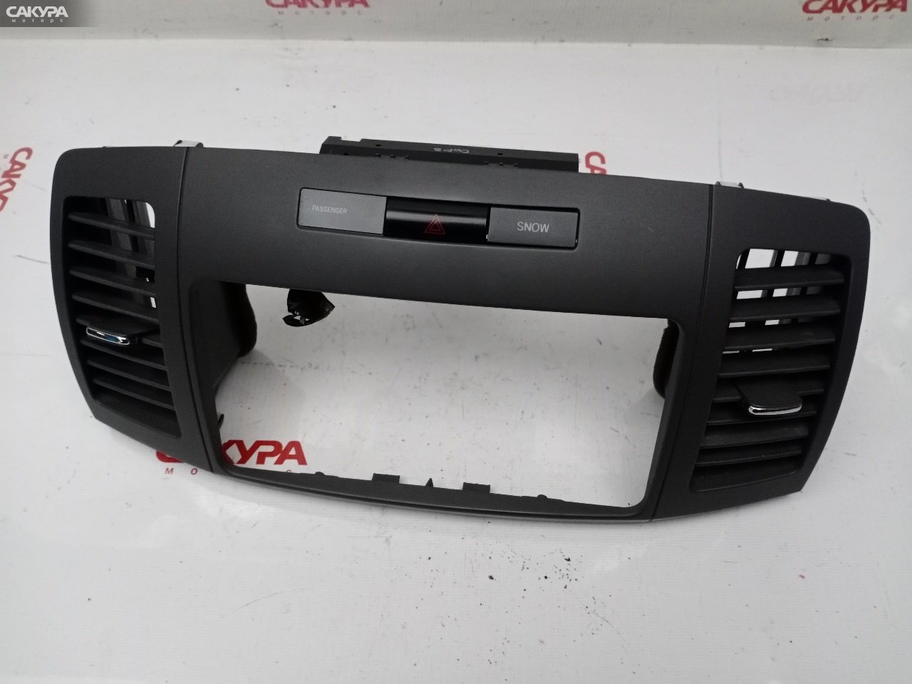 Рамка магнитолы Toyota Premio ZZT245 1ZZ-FE: купить в Сакура Красноярск.