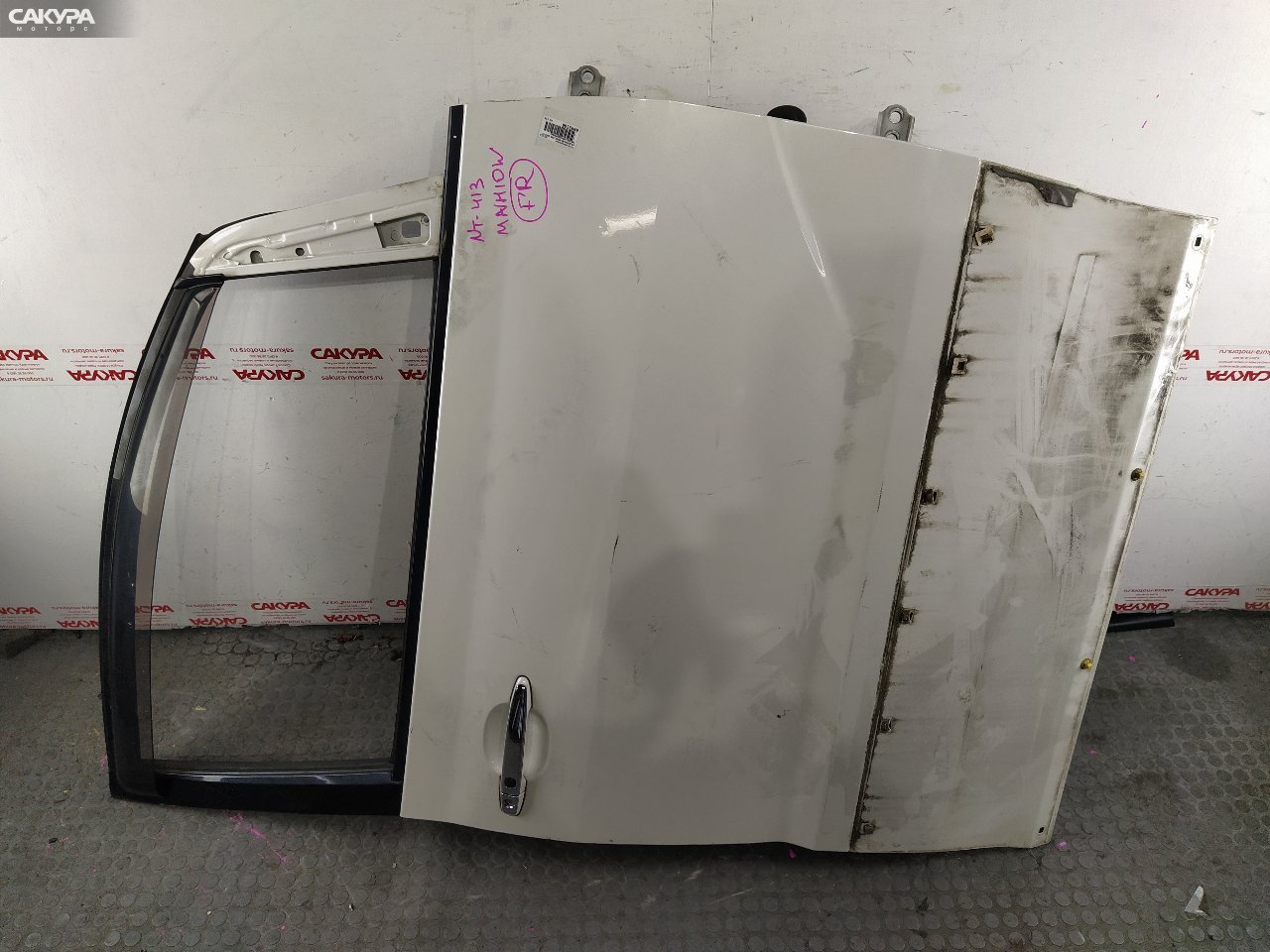 Дверь боковая передняя правая Toyota Alphard MNH10W 1MZ-FE: купить в Сакура Красноярск.