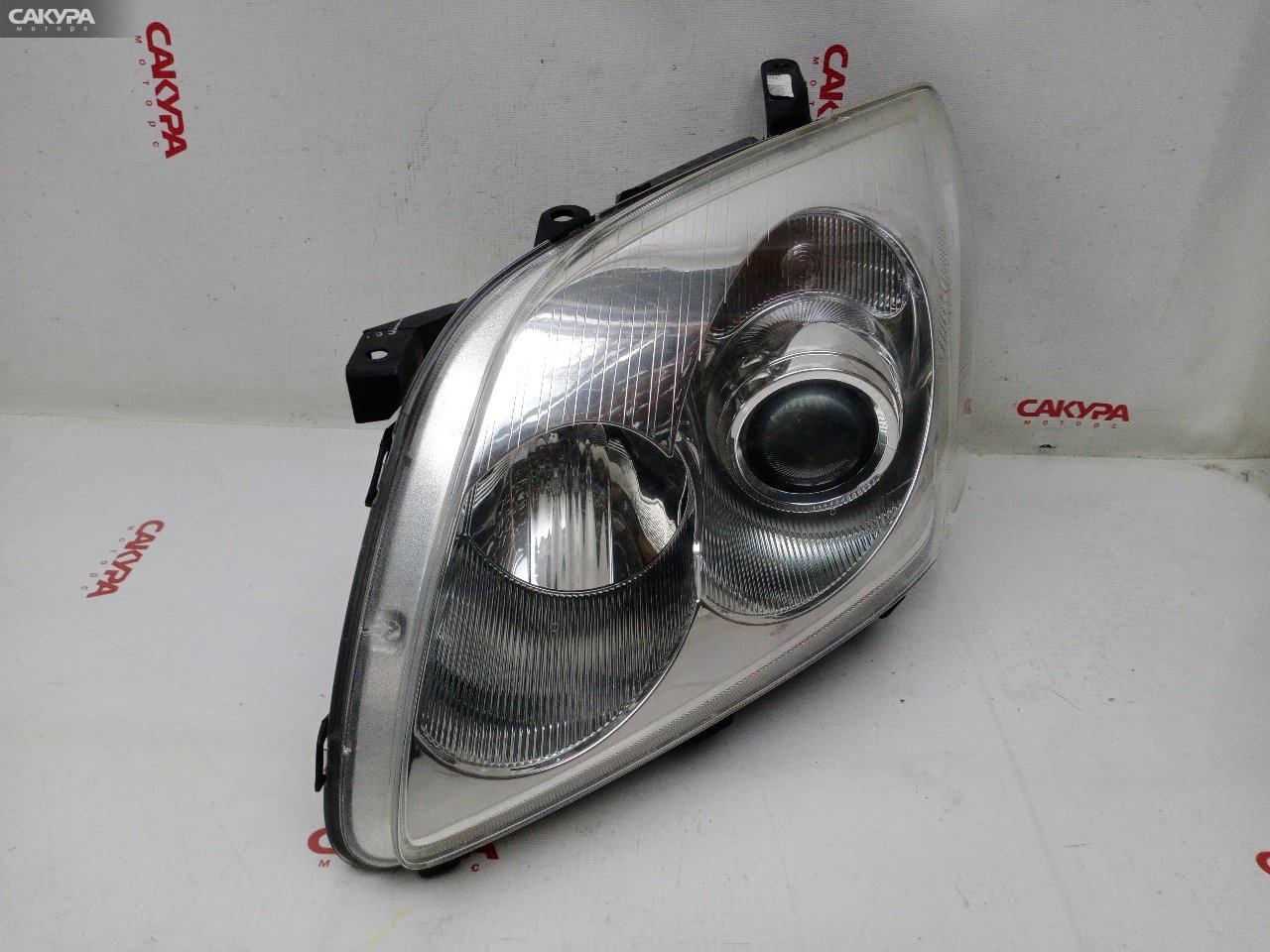 Фара левая Toyota Avensis AZT250 1AZ-FSE 05-42: купить в Сакура Красноярск.