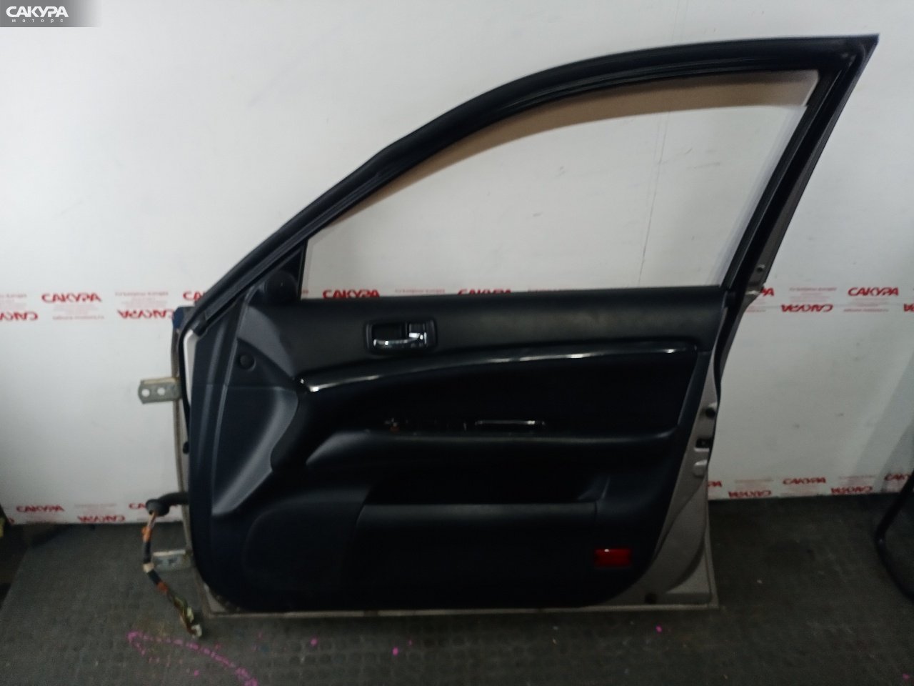 Дверь боковая передняя правая Toyota Mark II Blit GX110W 1G-FE: купить в Сакура Красноярск.