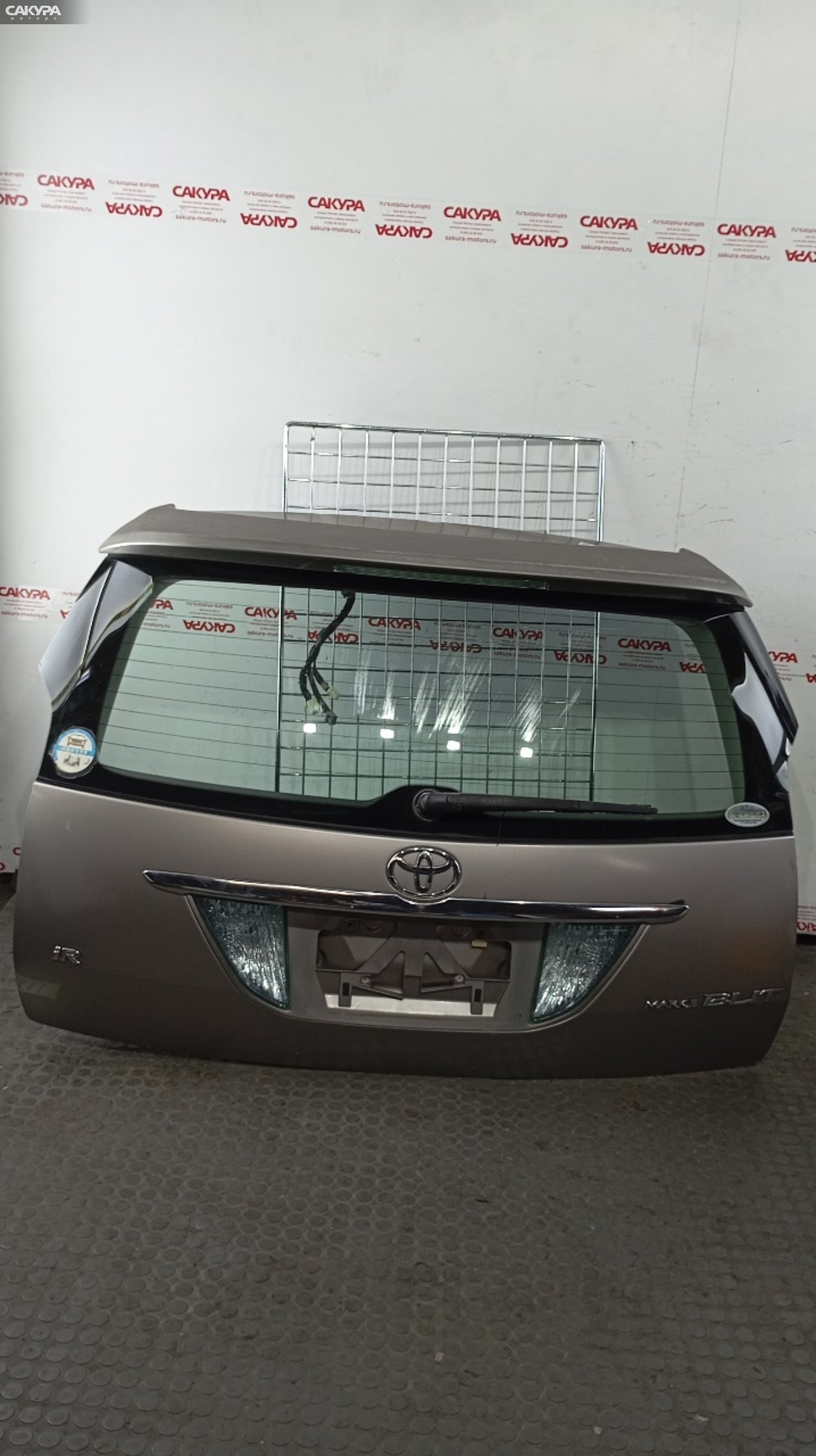 Дверь багажника Toyota Mark II Blit GX110W 1G-FE: купить в Сакура Красноярск.