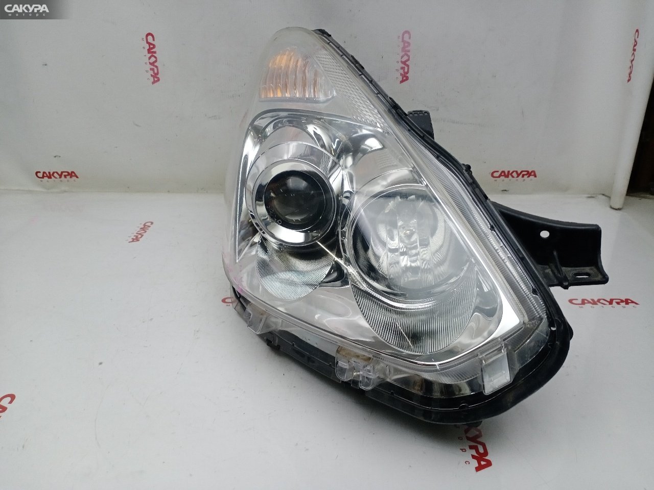 Фара правая Toyota Wish ZNE10G 1ZZ-FE 68-12: купить в Сакура Красноярск.