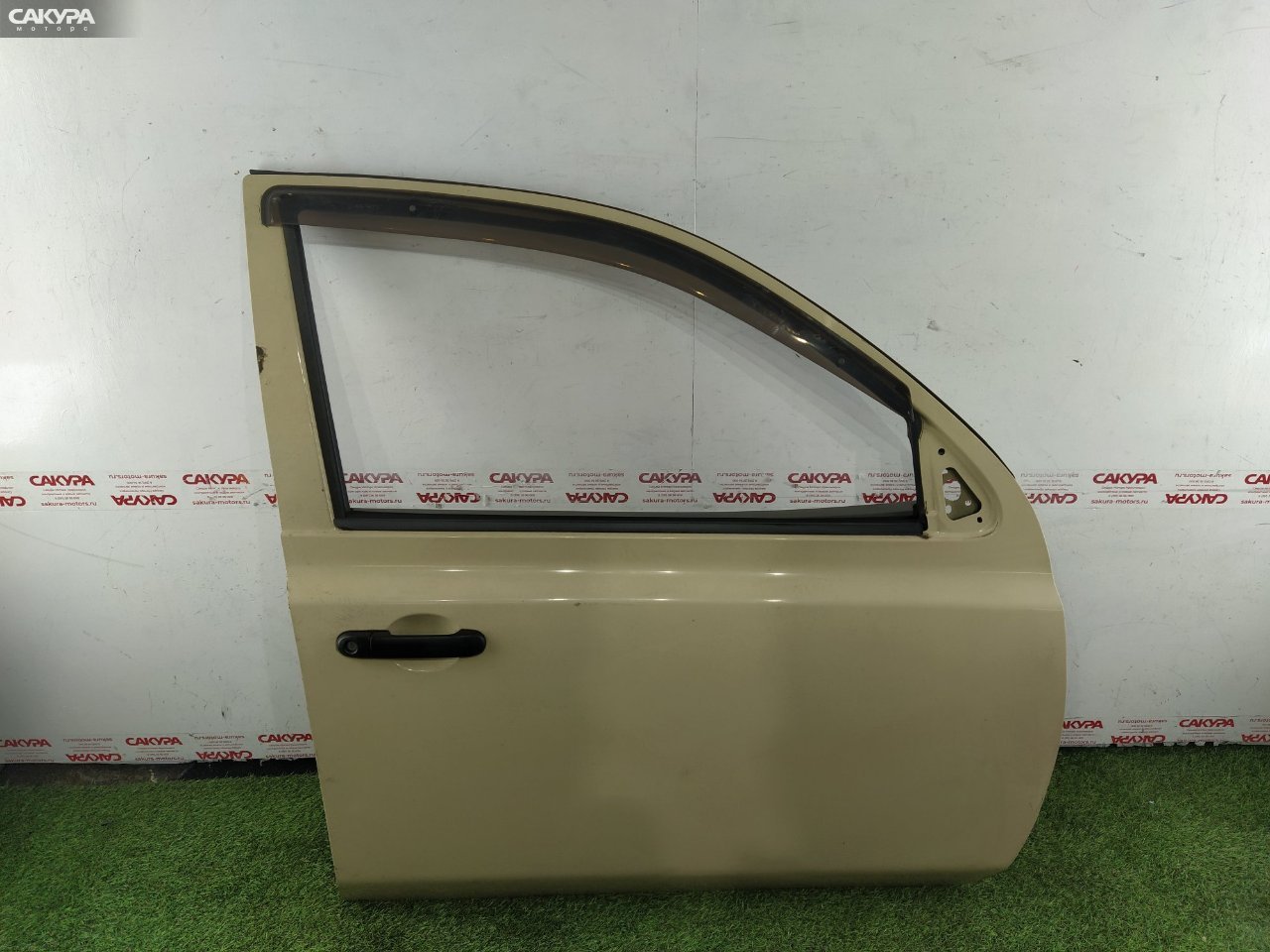 Дверь боковая передняя правая Nissan March AK12 CR12DE: купить в Сакура Красноярск.