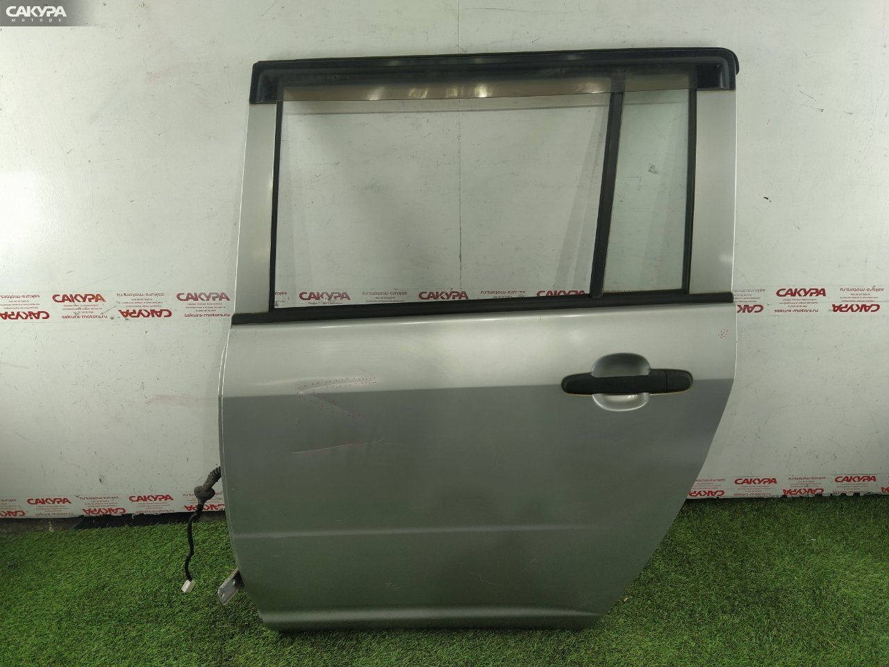 Дверь боковая задняя левая Toyota Probox NCP51V 1NZ-FE: купить в Сакура Красноярск.