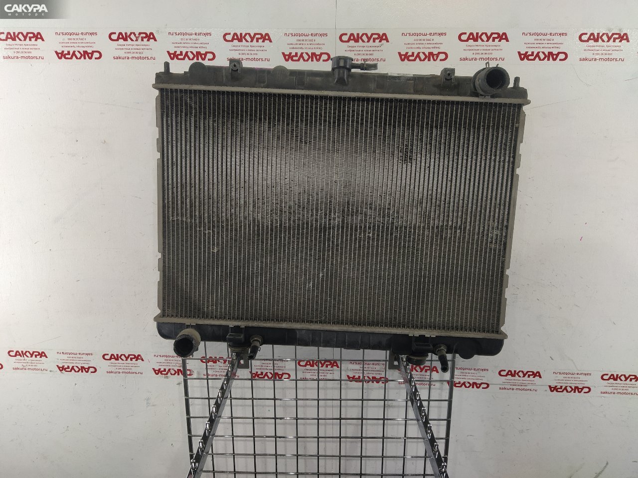 Радиатор двигателя Nissan Serena PC24 SR20DE: купить в Сакура Красноярск.