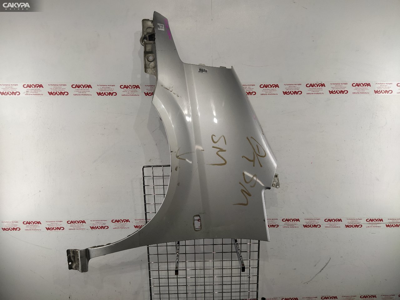 Крыло переднее левое Nissan Serena PC24 SR20DE: купить в Сакура Красноярск.