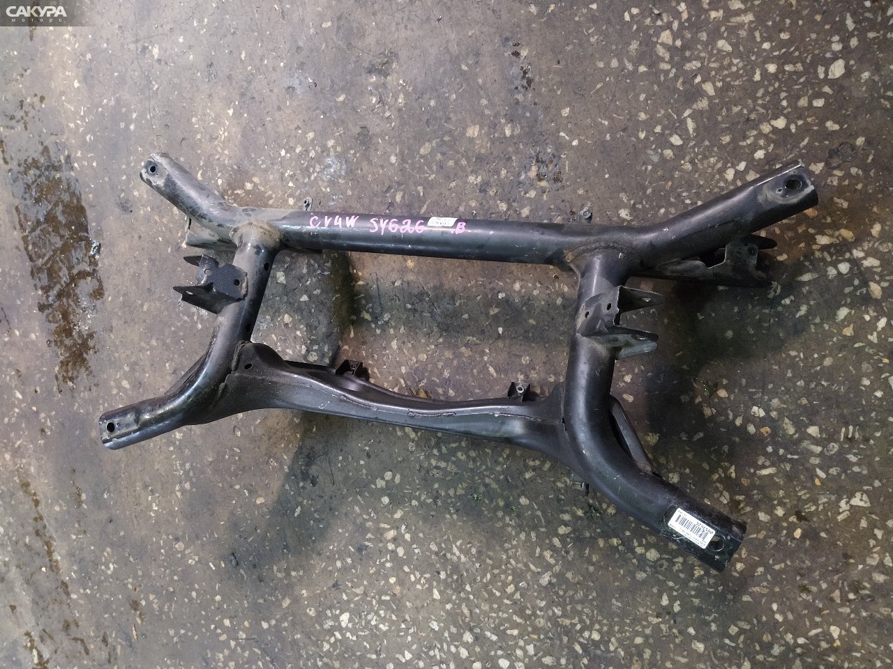 Балка поперечная задняя Mitsubishi Delica D:5 CV4W 4B11: купить в Сакура Красноярск.