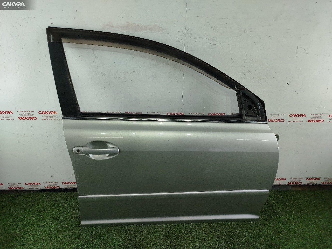 Дверь боковая передняя правая Toyota Avensis AZT250 1AZ-FSE: купить в Сакура Красноярск.