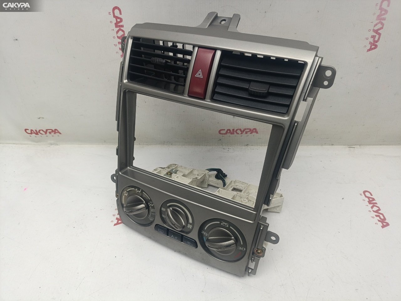 Блок управления климат-контролем Mitsubishi Colt Z25A 4G19: купить в Сакура Красноярск.