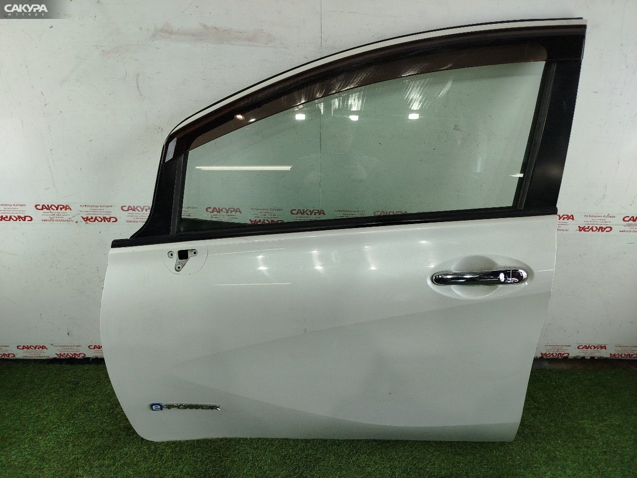 Дверь боковая передняя левая Nissan Note HE12 HR12DE: купить в Сакура Красноярск.