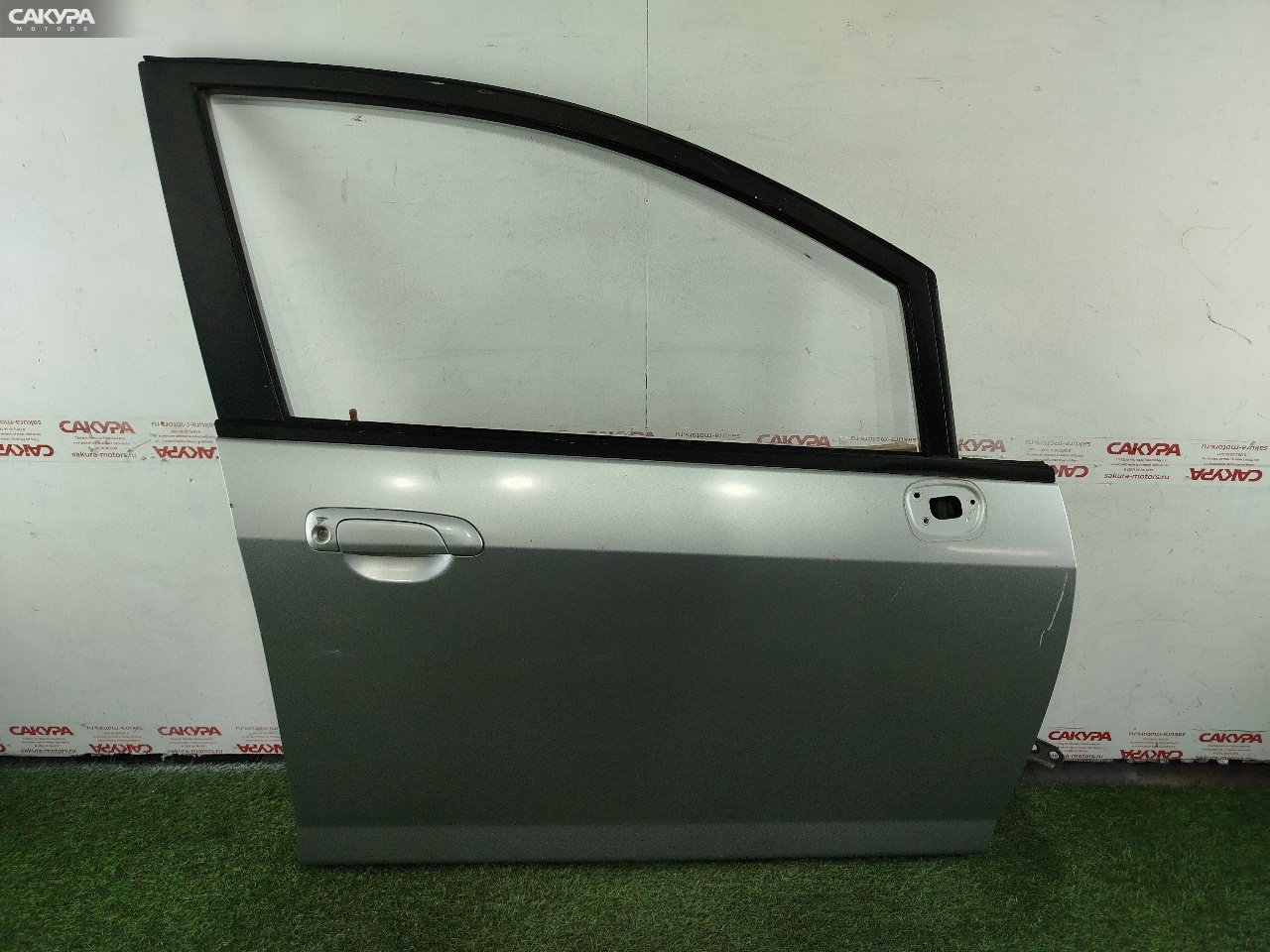Дверь боковая передняя правая Honda FIT Aria GD8 L15A: купить в Сакура Красноярск.