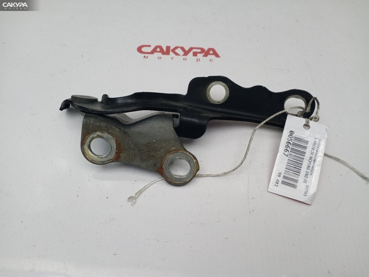 Кронштейн капота левый Toyota Probox NCP59G 1NZ-FE: купить в Сакура Красноярск.