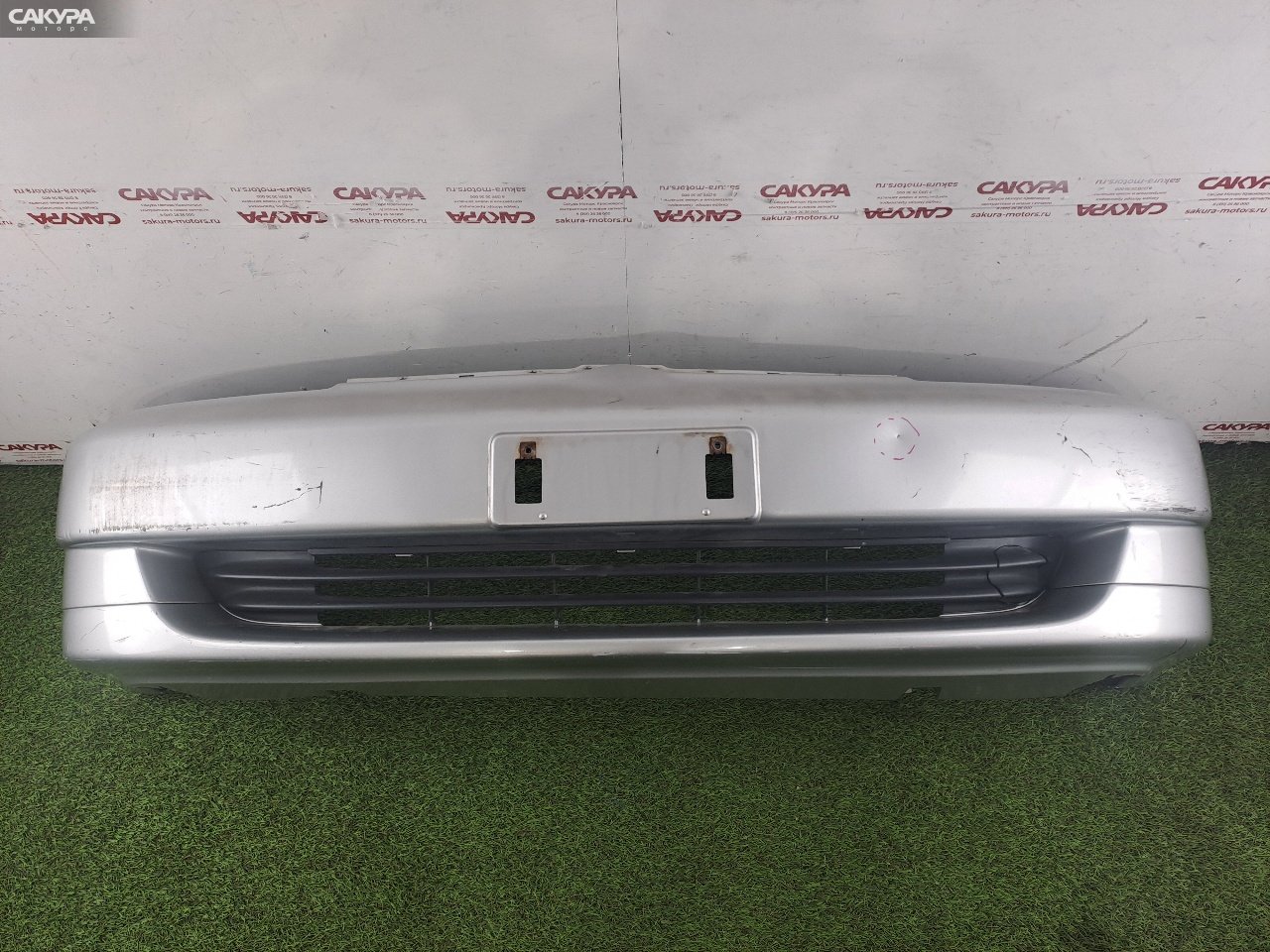 Бампер передний Toyota Platz SCP11 1SZ-FE U1A4: купить в Сакура Красноярск.