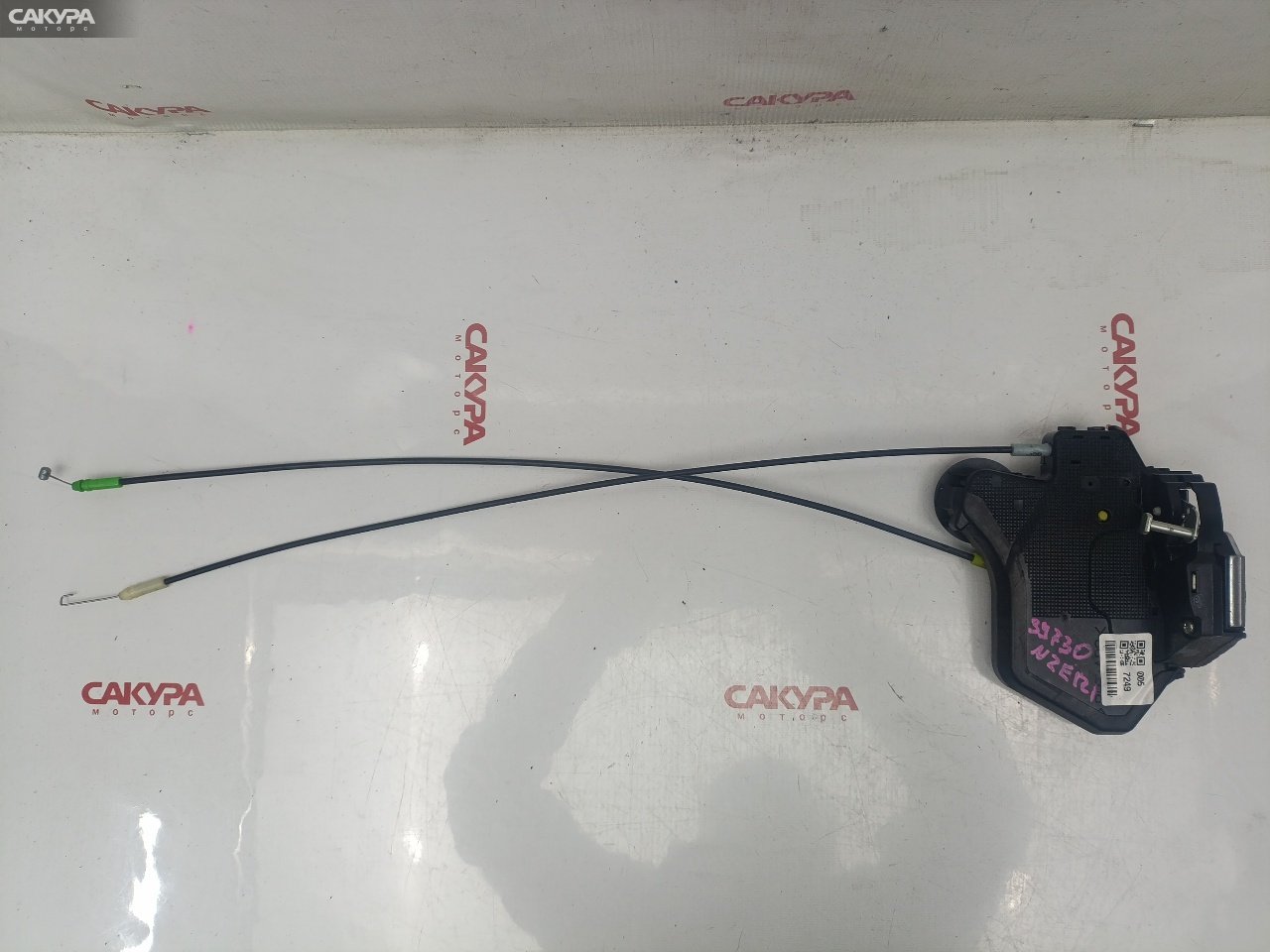 Замок дверной задний правый Toyota Corolla Spacio NZE121N 1NZ-FE: купить в Сакура Красноярск.