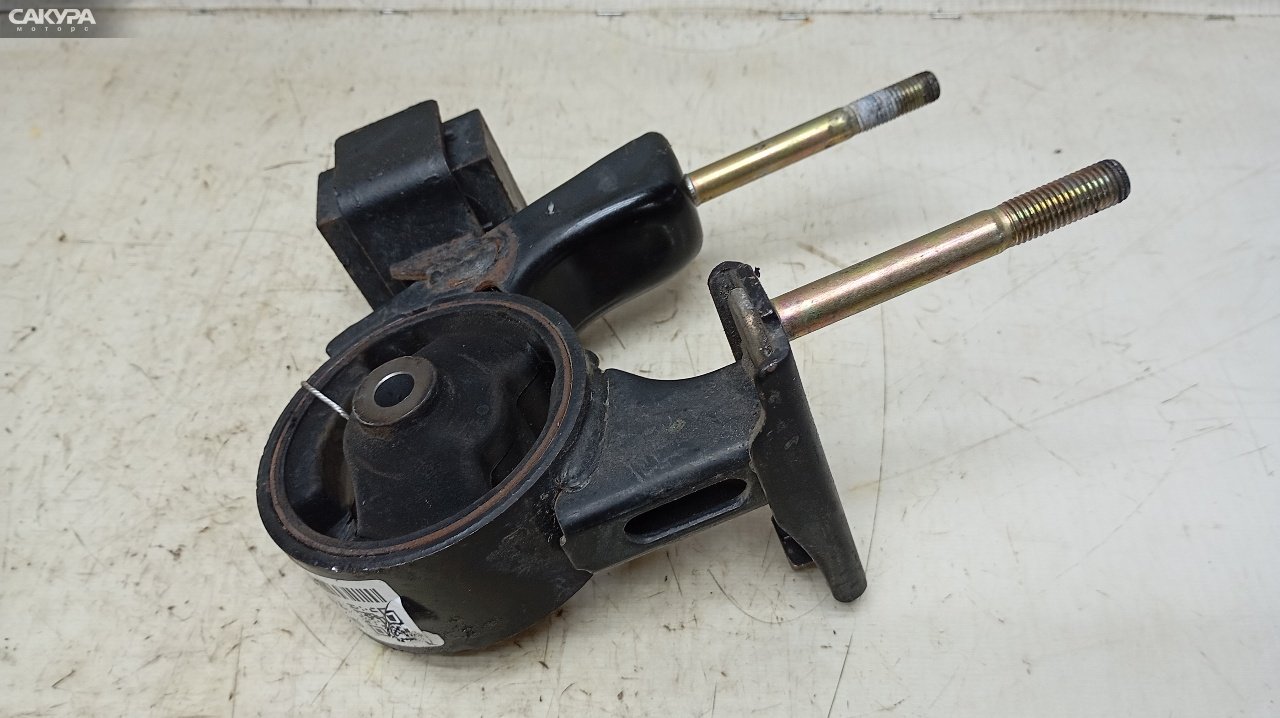 Подушка двигателя задняя Toyota Vitz SCP13 2SZ-FE: купить в Сакура Красноярск.