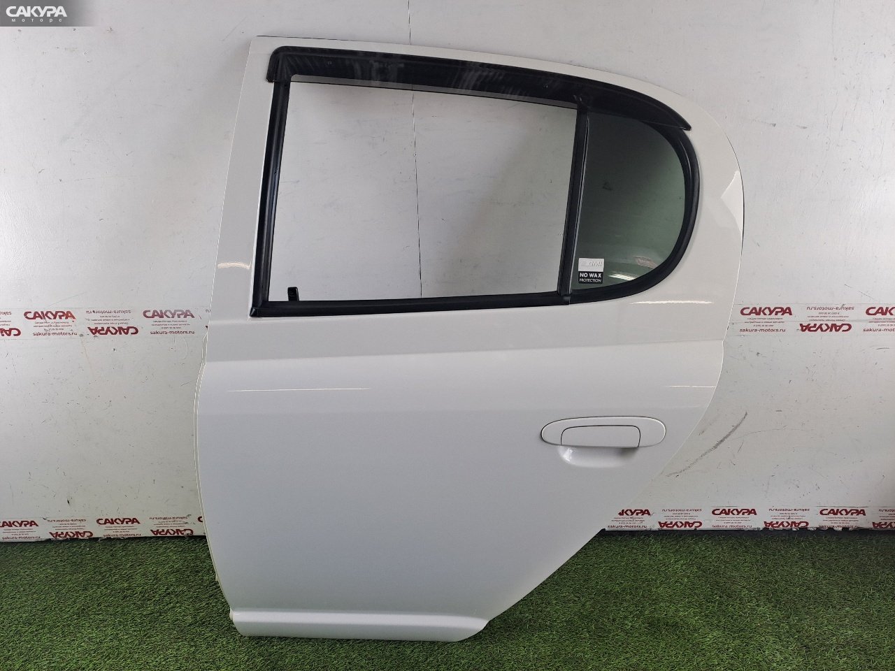 Дверь боковая задняя левая Toyota Vitz SCP13 2SZ-FE: купить в Сакура Красноярск.
