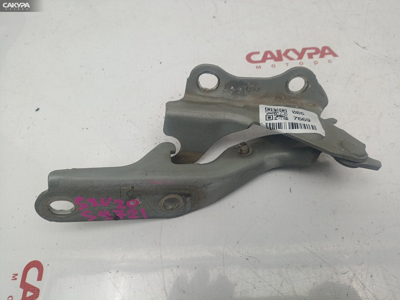 Кронштейн капота правый Toyota Camry Gracia SXV20 5S-FE: купить в Сакура Красноярск.