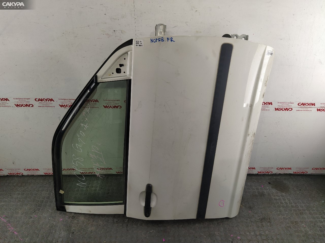 Дверь боковая передняя правая Toyota Probox NCP58G 1NZ-FE: купить в Сакура Красноярск.