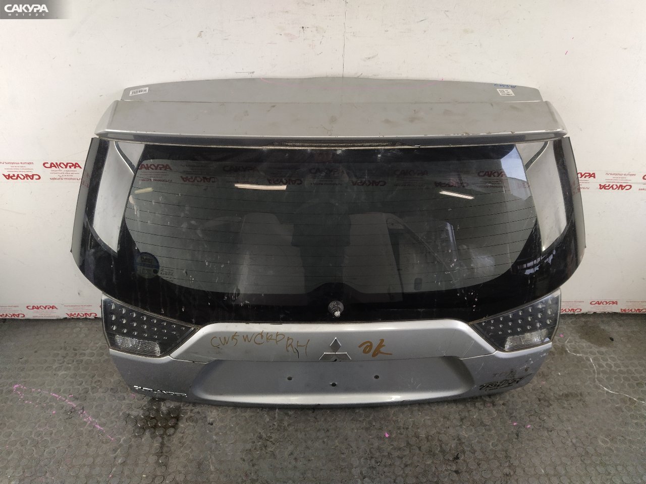 Дверь багажника верхняя Mitsubishi Outlander CW5W 4B12: купить в Сакура Красноярск.