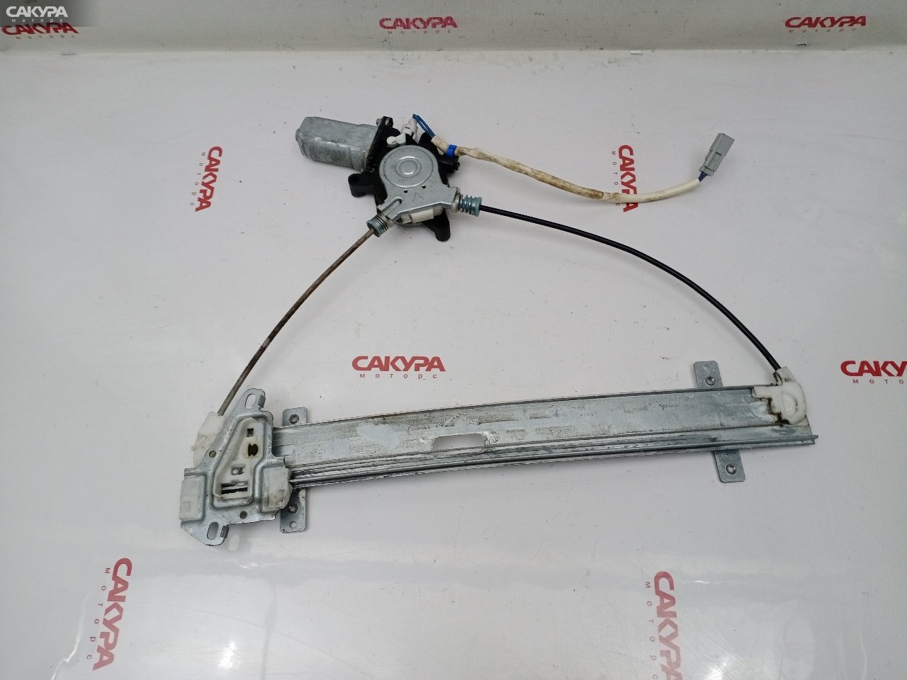 Стеклоподъемник задний правый Honda Stream RN1 D17A: купить в Сакура Красноярск.