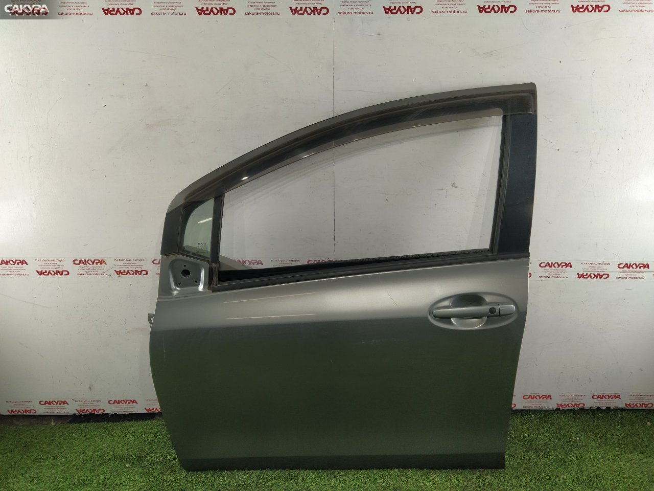 Дверь боковая передняя левая Toyota Vitz SCP90 2SZ-FE: купить в Сакура Красноярск.