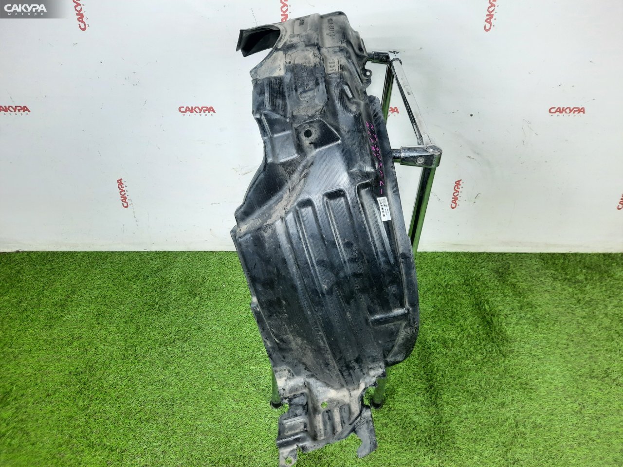 Подкрылок передний левый Toyota Sienta NCP81G 1NZ-FE: купить в Сакура Красноярск.