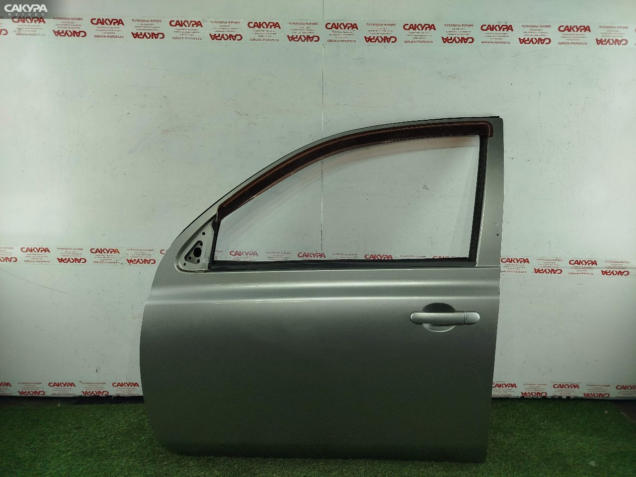 Дверь боковая передняя левая Nissan March AK12 CR12DE: купить в Сакура Красноярск.