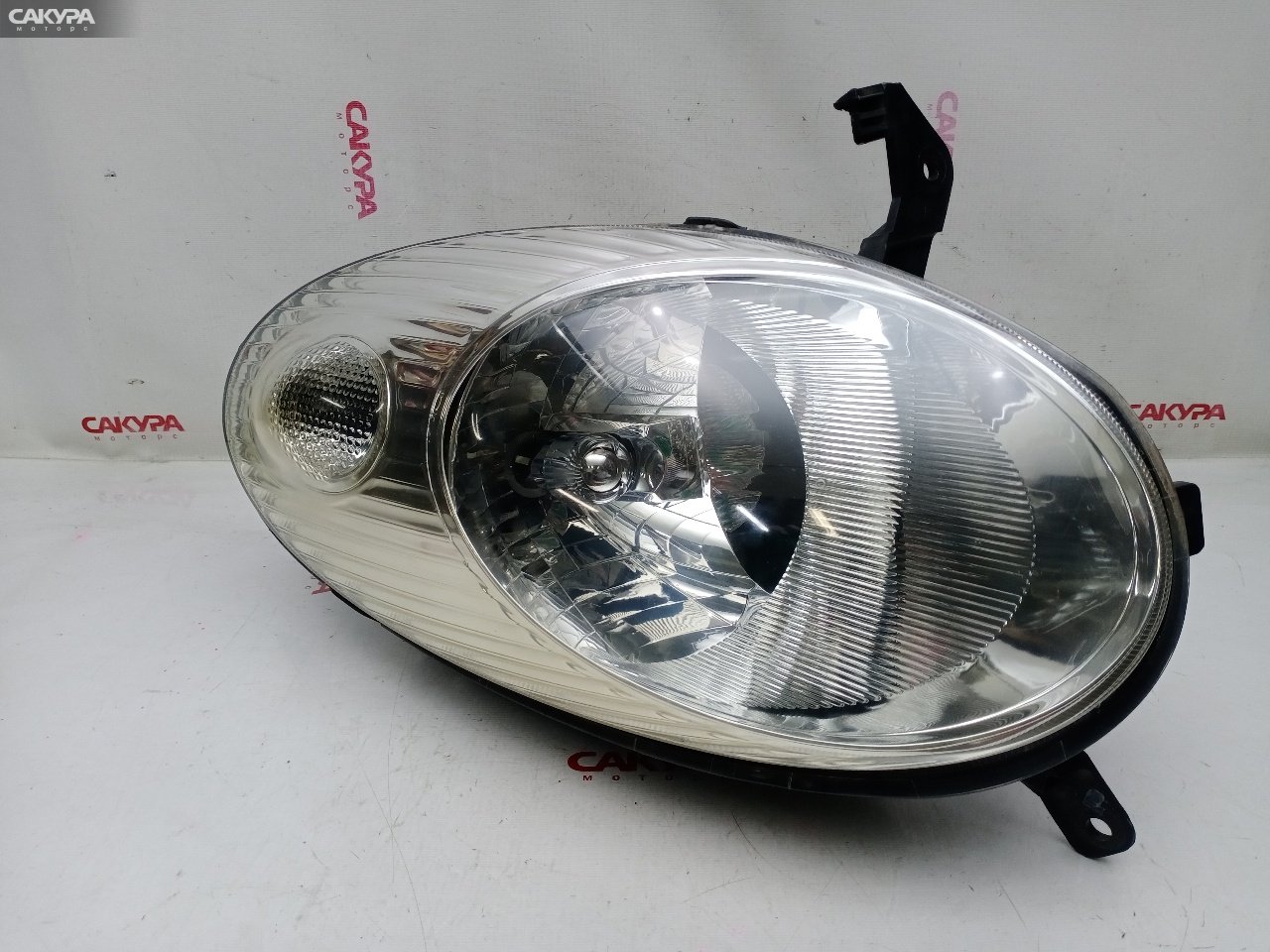 Фара левая Nissan March AK12 CR12DE 1705: купить в Сакура Красноярск.
