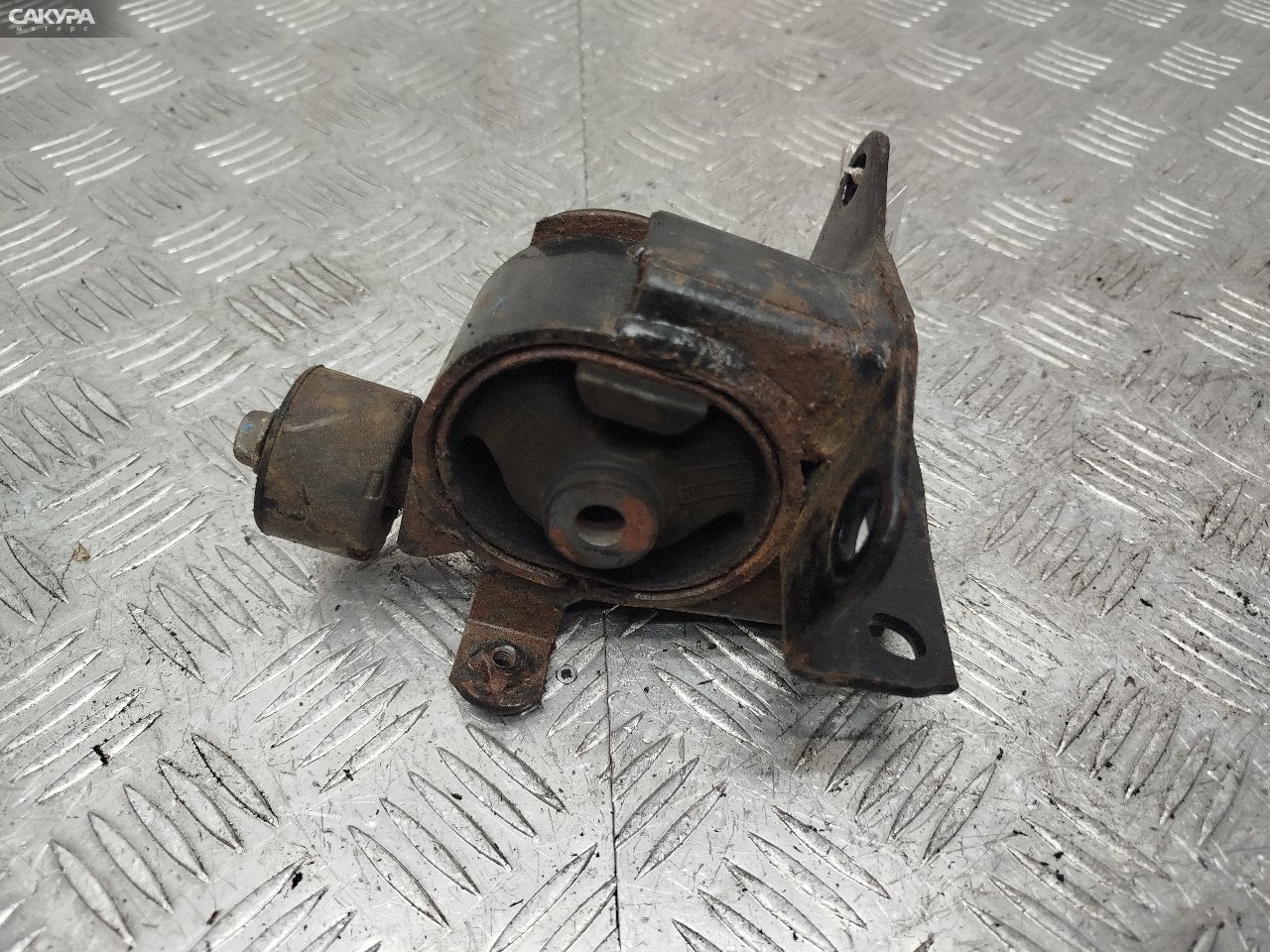 Подушка двигателя левая Toyota Corolla Fielder NZE121G 1NZ-FE: купить в Сакура Красноярск.