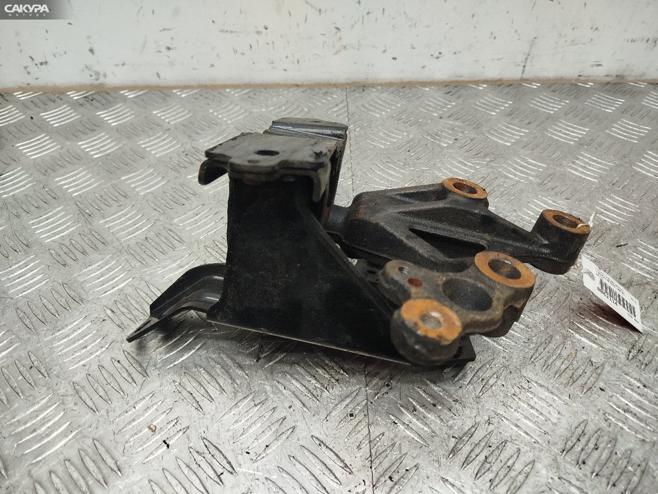Подушка двигателя левая Daihatsu Boon M700S 1KR-FE: купить в Сакура Красноярск.