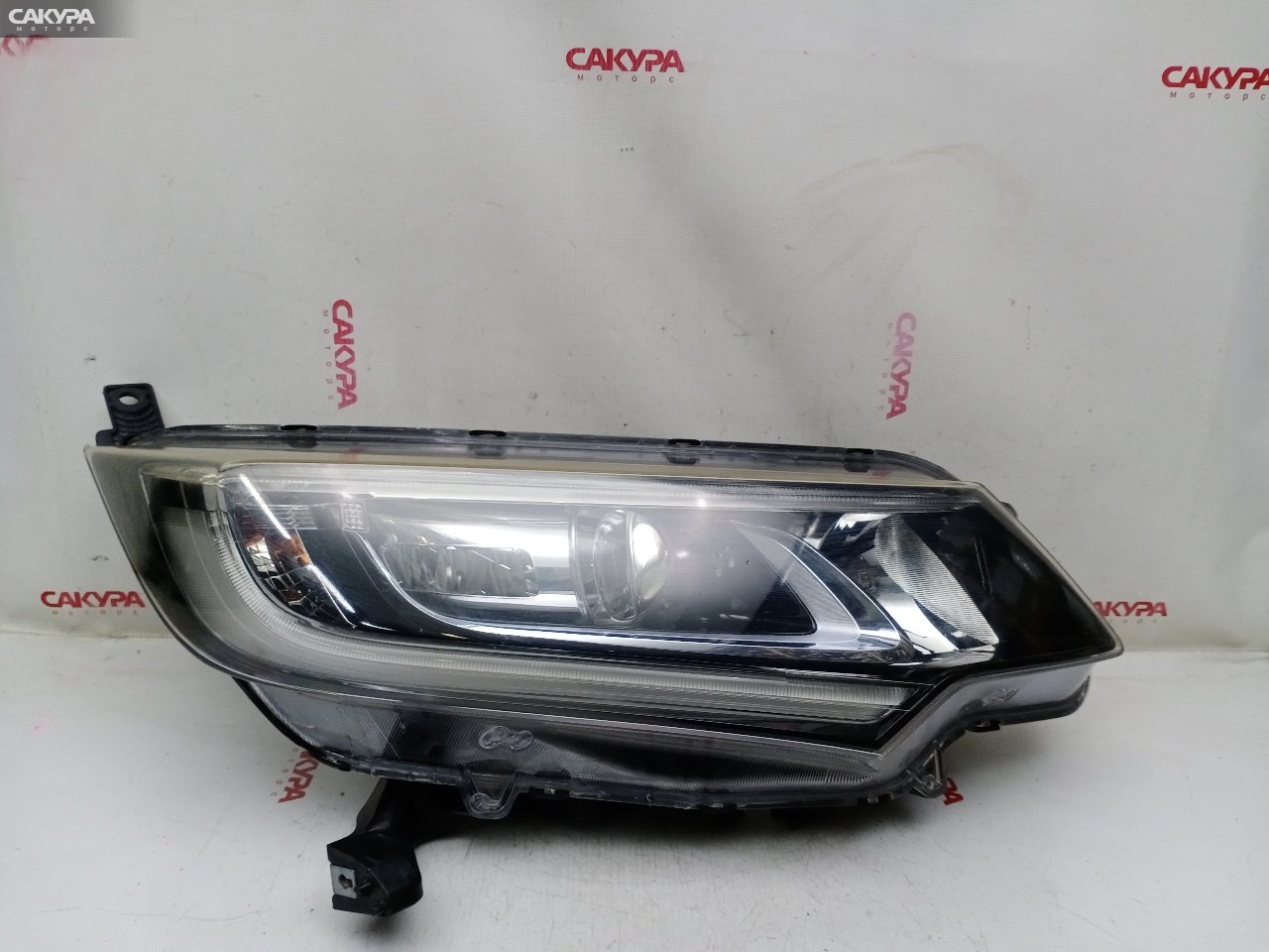 Фара правая Honda Freed GB6 L15B W2172: купить в Сакура Красноярск.