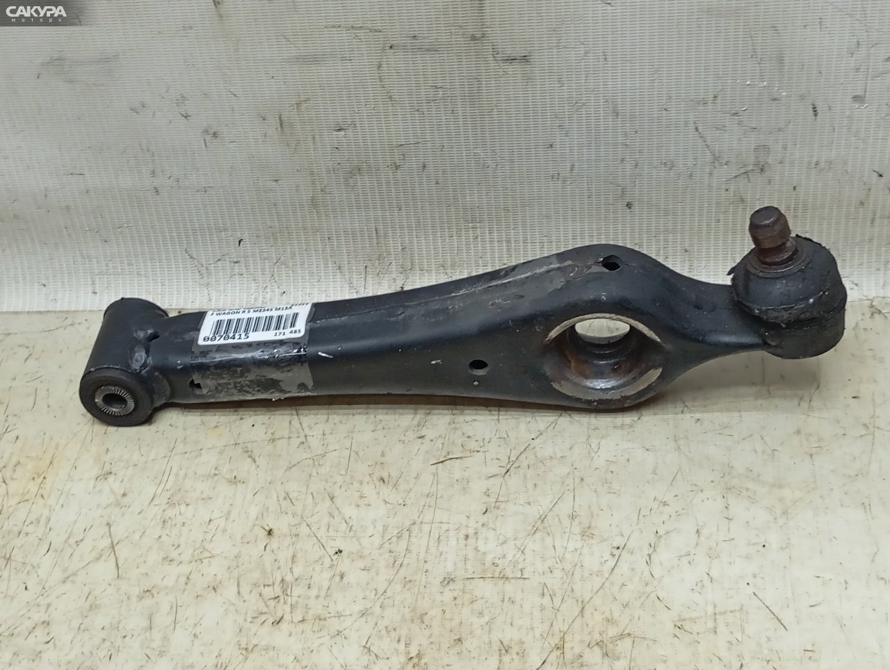 Рычаг подвески передний Suzuki Wagon R Solio ME34S M13A: купить в Сакура Красноярск.