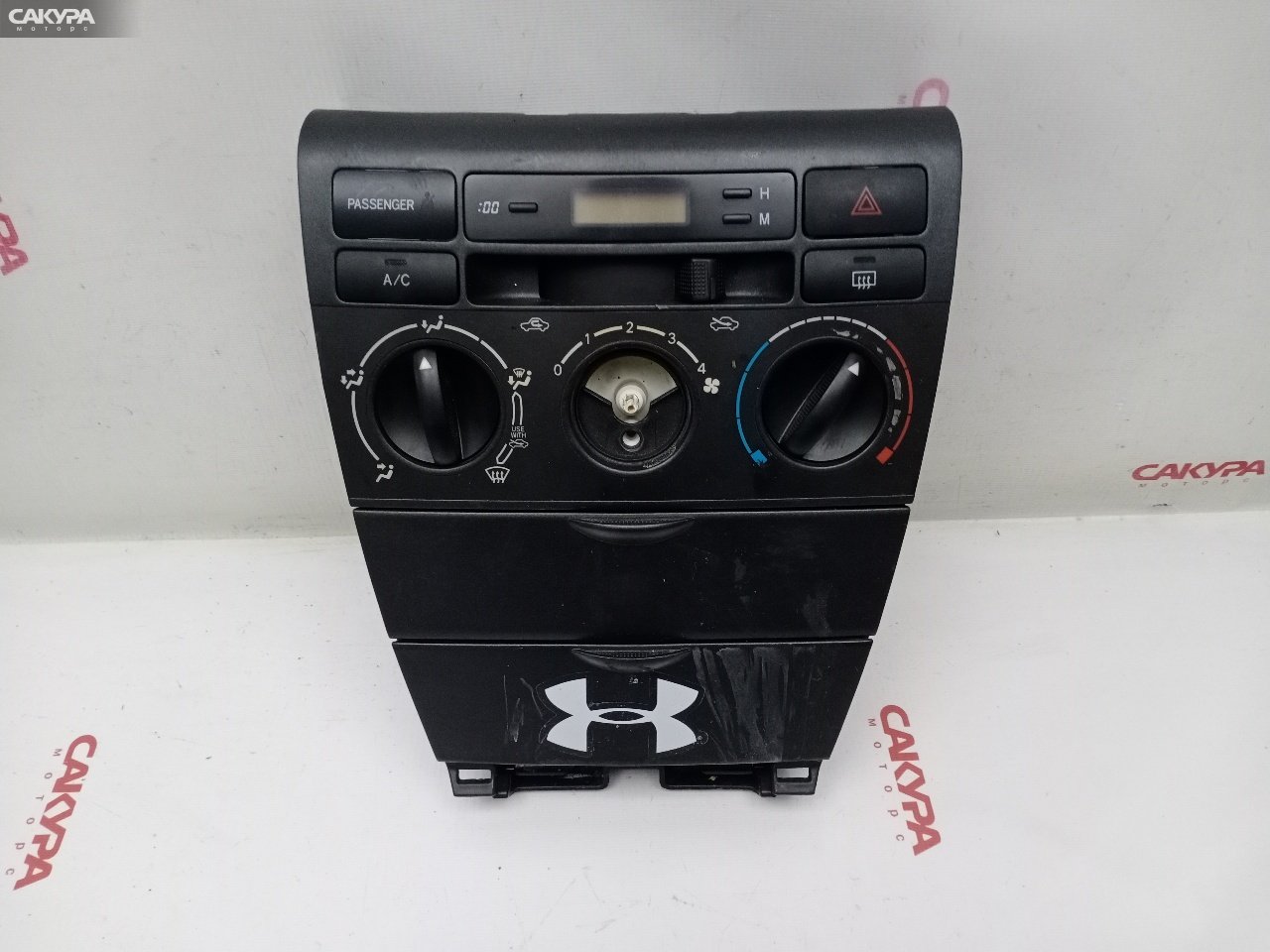 Блок управления климат-контролем Toyota Corolla Fielder NZE124G 1NZ-FE: купить в Сакура Красноярск.
