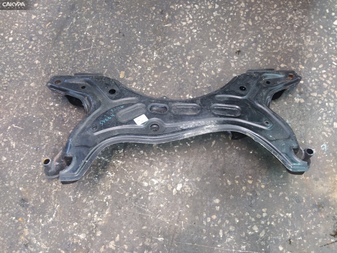 Балка поперечная передняя Toyota Corolla Fielder NZE124G 1NZ-FE: купить в Сакура Красноярск.