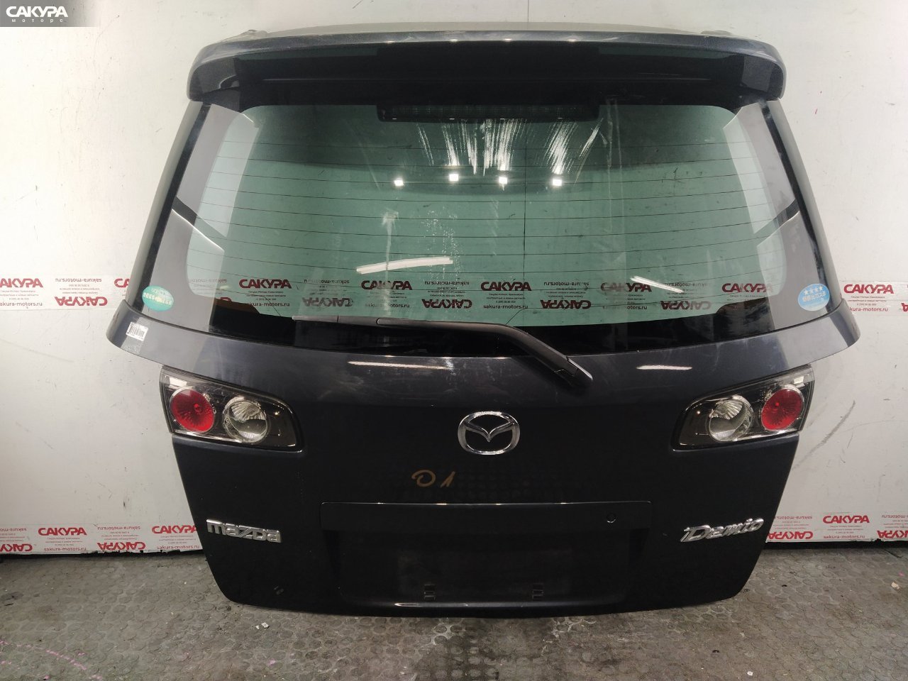 Дверь багажника Mazda Demio DY3W ZJ-VE: купить в Сакура Красноярск.