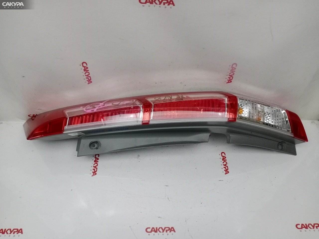 Фонарь стоп-сигнала правый Honda Stream RN6 R18A D079: купить в Сакура Красноярск.