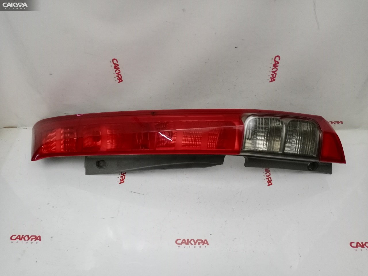 Фонарь стоп-сигнала правый Honda Stream RN6 R18A D038: купить в Сакура Красноярск.