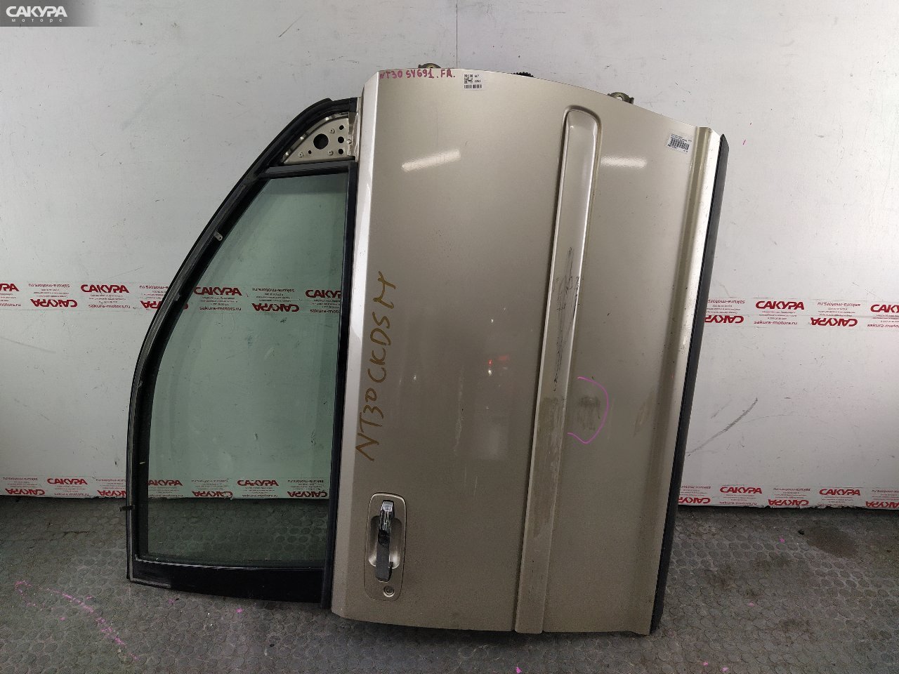Дверь боковая передняя правая Nissan X-TRAIL NT30 QR20DE: купить в Сакура Красноярск.