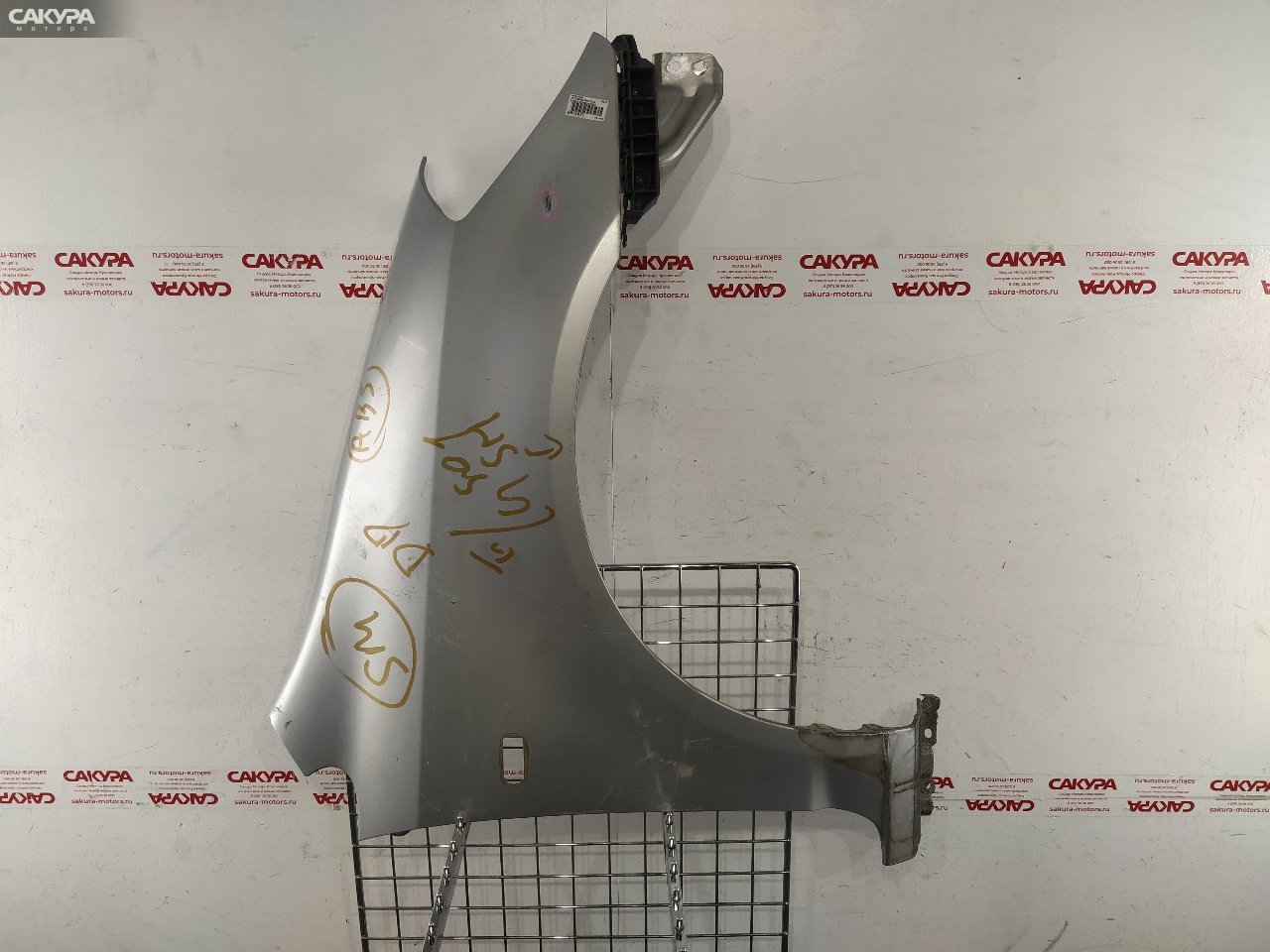 Крыло переднее правое Honda Stream RN1 D17A: купить в Сакура Красноярск.